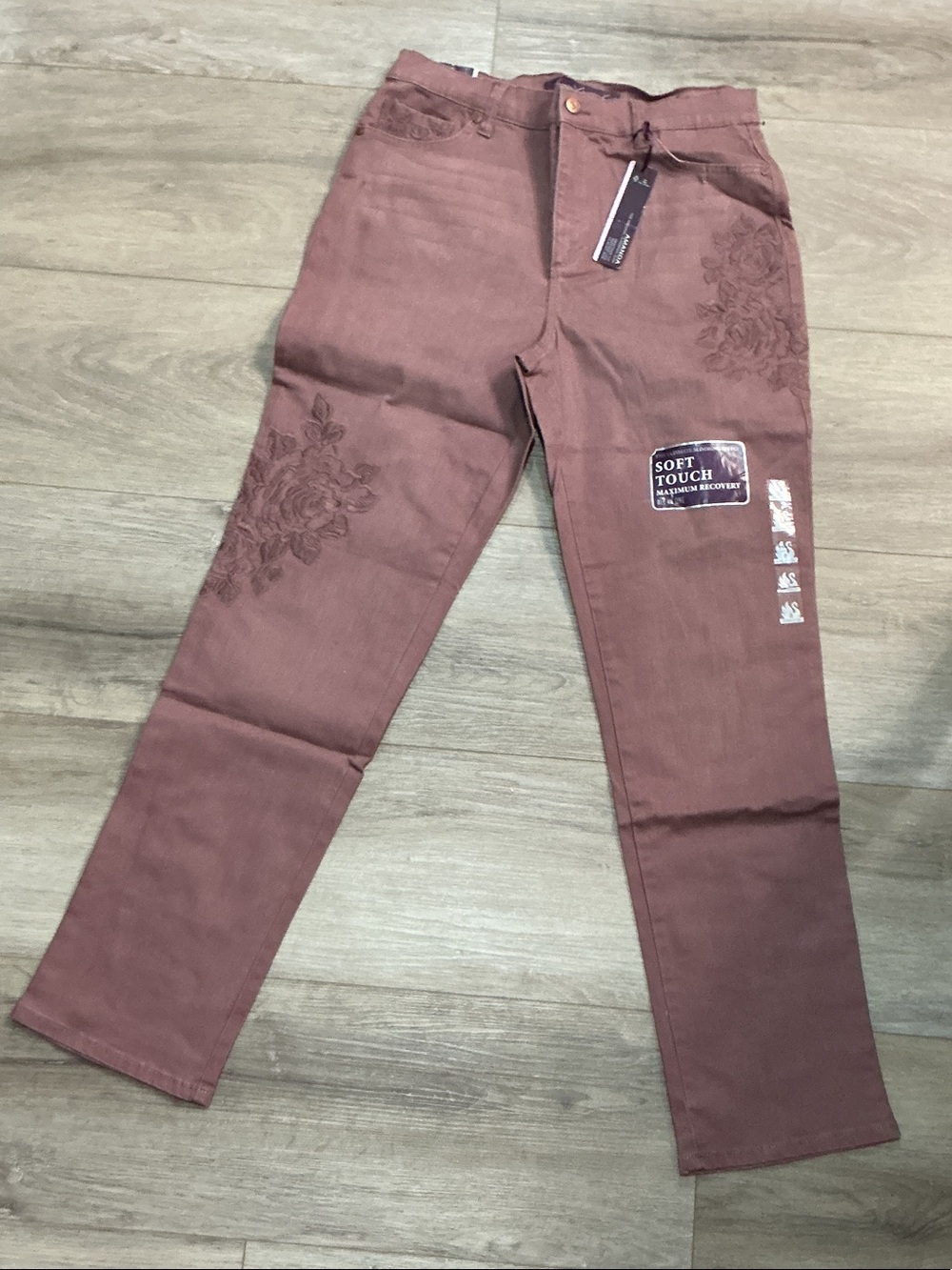 Gloria Vanderbilt Straight-Leg Jeans in Mauve Rose